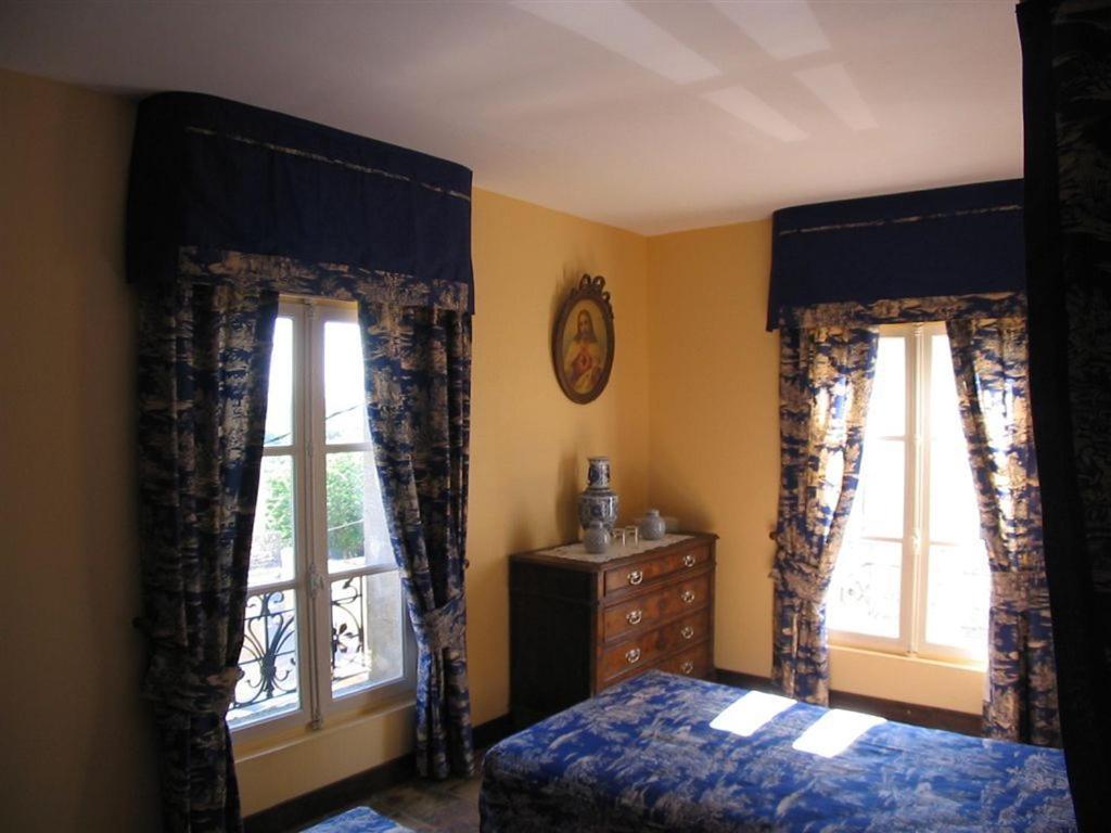 Bize de la Tour Bed and Breakfast Saint-Bonnet-du-Gard Habitación foto